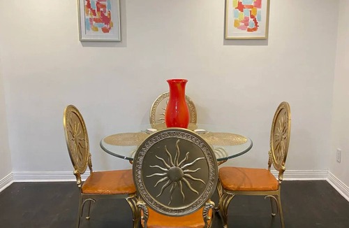 Aston House | Cheerful 3 bedroom home free parking on premise