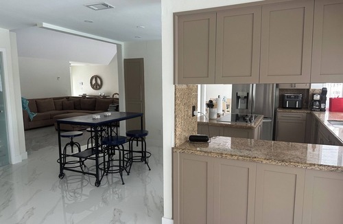Ludlam Villa | Chic 4-bedroom villa with WiFi, AC in marvelous Miami