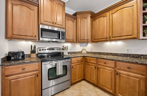 Kingsland House | Chic & Airy 3BR Escape w/Resort Amenities Included