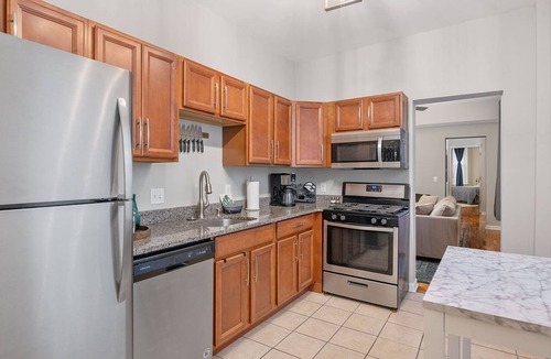 East Price Hill Condo | Chic Apt with Private Deck and Parking