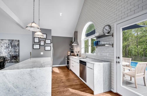 Bridgehampton House | Chic in Bridgehampton- Pickleball Free Pool Heating Fire Pit