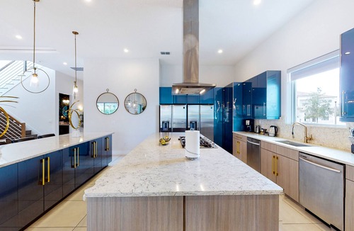 Reunion House | Chic Mansion with Games Room