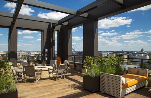 Mount Vernon Triangle Apartment | Chic Mount Vernon 1BR w/Gym & W/D, near Capital One Arena, by Blueground