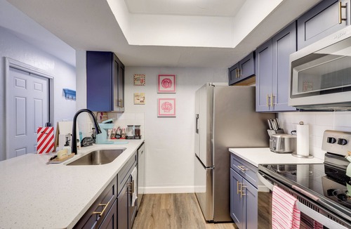 North Beach House | Chic Townhouse w/Hot Tub, 4 Mi to Atlantic Beach!