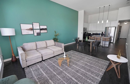 Westown Hotel | Chic Westown 3BR with Balcony - 5 min to Milwaukee Public Market