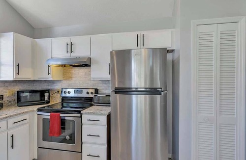Oviedo House | Chill 4/2, Lakefront, Game Room, Fishing & Hot Tub