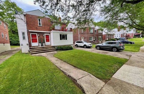 Westwood Apartment | Cincy Furnished Stays Comfy Cozy Safe 2nd Floor Aptmnt 13 Min to UC Med