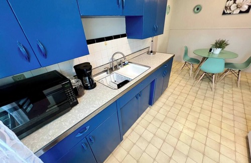 Westwood Apartment | Cincy Furnished Stays Joyful King 1 Bed Apartment