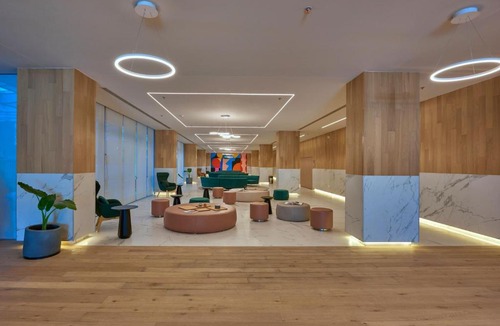 Providencia Hotel | City Express Plus by Marriott Guadalajara Providencia