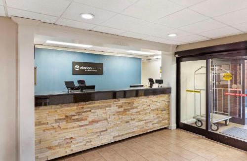 Lowes Grove Hotel | Clarion Pointe Durham Research Triangle Park