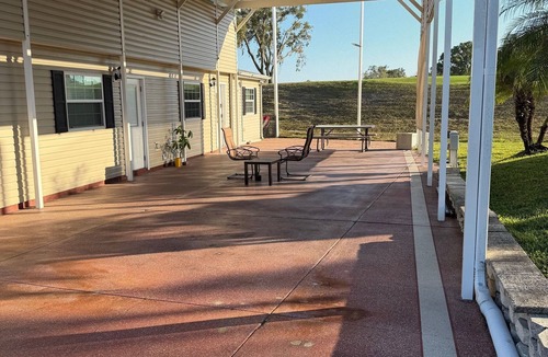 Deer Creek RV Rental | Class A RV pad in very active senior community with golf, pools, tennis, hottubs