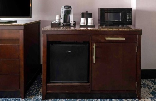 Bethesda Hotel | Classic Bethesda Stay Pet Friendly With Metro And DC Access Nearby - 2 Units