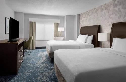 Bethesda Hotel | Classic Bethesda Stay Pet Friendly With Metro And DC Access Nearby - 2 Units