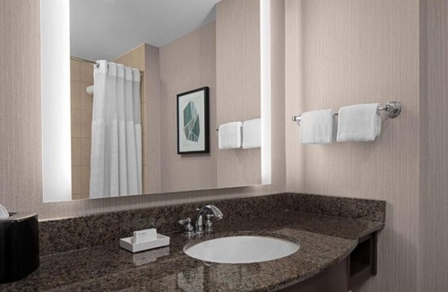 Bethesda Hotel | Classic Bethesda Stay Pet Friendly With Metro And DC Access Nearby - 2 Units