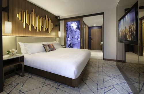 Central New York City Hotel | Classic King Room at Hard Rock Hotel New York