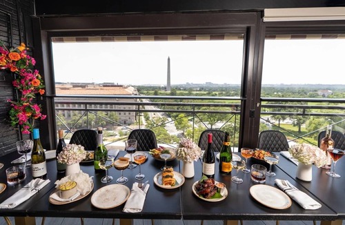 Downtown Washington D.C. Hotel | Classic Queen Bed | Hotel Washington | Near White House and National Mall