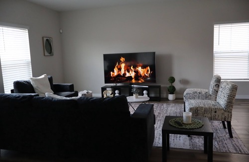 Haines City House | Clean and Cozy home with AC