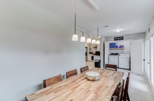 Central Arlington House | "Clean! CLEAN! ! Comfy! ! COMFORTABLE! ! BEST PLACE EVER!" FIVE STARS!