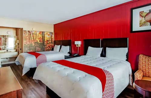 Ridgeland Hotel | Clean + Spacious Two Queen Bed Room Perfect for Ridgeland Explorers