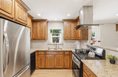 Richardson House | Close to all Dallas has to offer. Updated, new to the market. Family Friendly.