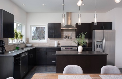 Bozeman House | Close To Everything, Away From It All: 3 Bdrms + Peloton + Fiber Optic Internet!