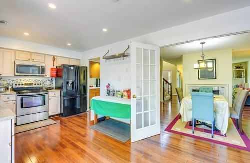 Herndon House | Close to Hospital & Dulles: Herndon Townhome