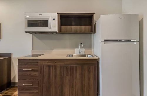 Greenville Hotel | Close to Michelin HQ & Paris Mountain Park! Pets Are Welcome, Free Parking!