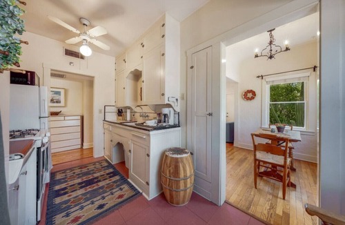 Sam Hughes House | Close to U of A/Sam Hughes/1 BR 1 BA/Patio