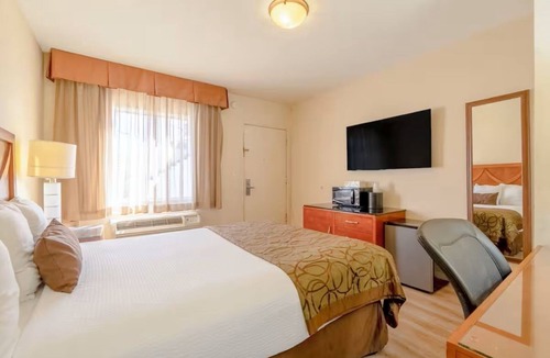 Yuma Townsite Hotel | Close to Yuma Museums | Outdoor Pool | 2 Rooms