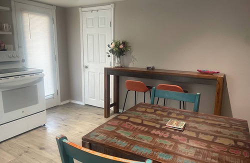 Aransas Pass House | Coastal Casita Mi Casa es Su Casa - Sleeps 4 comfortably.
