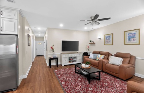 Brunswick House | Coastal Charm | Near St. Simons, Beaches & FLETC
