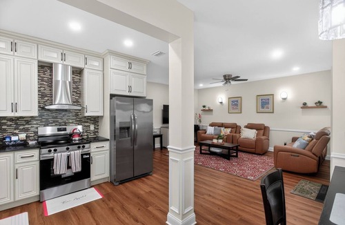 Brunswick House | Coastal Charm | Near St. Simons, Beaches & FLETC