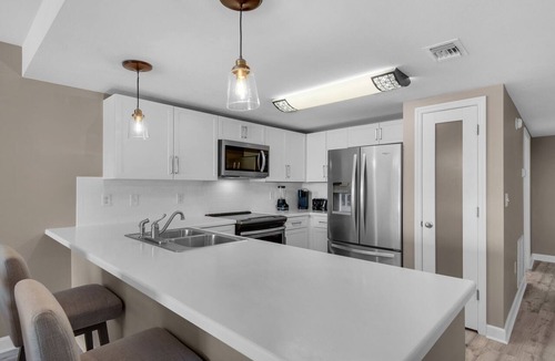 Miramar Beach Condo | Coastal Chic 2/2 Close to the Beach! Sleeps 6!