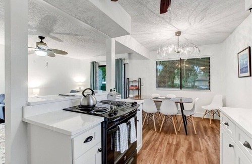Fernandina Beach Condo | Coastal Condo Oasis: Pool, Tennis & Pickleball Fun