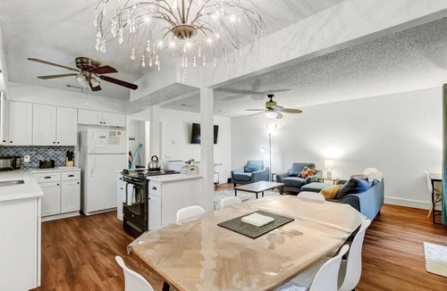Fernandina Beach Condo | Coastal Condo Oasis: Pool, Tennis & Pickleball Fun