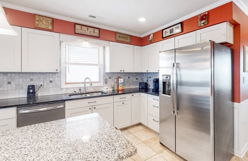 Buxton House | Coastal home with three decks, outdoor shower, AC, & W/D - near beach