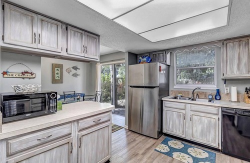 Atlantic Beach House | Coastal Oaks - Atlantic Beach home just 3 blocks from the beach