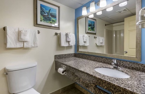 Seabreeze Park Hotel | Coastal Retreat w/Pool and Parking Near Boardwalk & Ocean Walk Shops