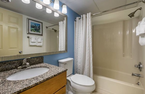 Seabreeze Park Hotel | Coastal Retreat w/Pool and Parking Near Boardwalk & Ocean Walk Shops