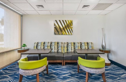 Seabreeze Park Hotel | Coastal Retreat w/Pool and Parking Near Boardwalk & Ocean Walk Shops