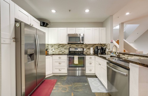 Clearwater Beach House | Coastal 'Sea Side' Townhome - Walk to Beach!