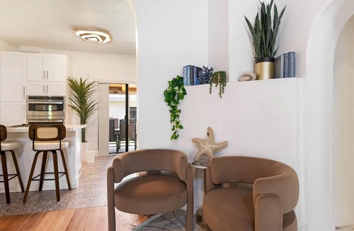 Northeast Miami Villa | Coastal Villa, All new!Lux Linens, Beach equipment