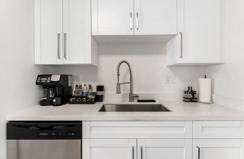 Northeast Miami Villa | Coastal Villa, All new!Lux Linens, Beach equipment