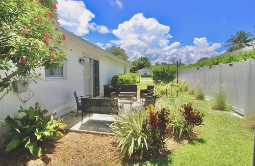 Tequesta House | Coastal Village Retreat