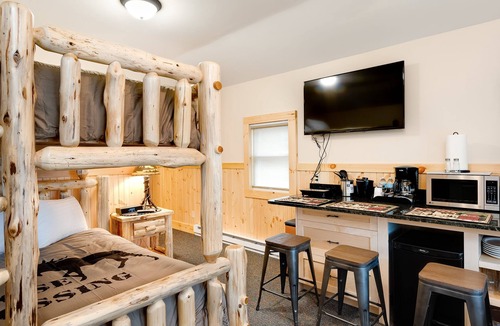 Lake Placid Hotel | Cobble Mountain Lodge