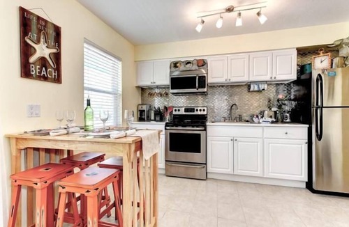 Bradenton Beach House | Coco's Island Retreat: Near Gulf, Bay, Bridge St by Anna Maria Life Vacation Rentals