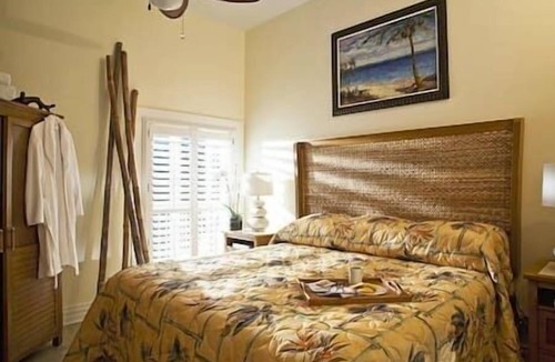 Old Town Hotel | Coconut Beach Resort, Pool, Hot Tub, Beach