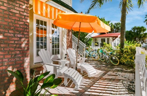 Pass-a-Grille Hotel | Coconut Inn