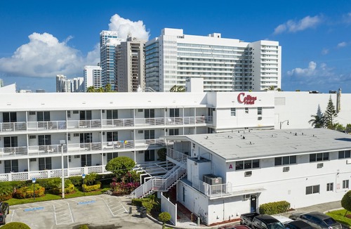 North Beach Hotel | Collins Hotel