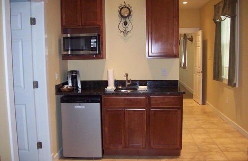 Northeast Harbor Bed & Breakfast | Colonels Suites
